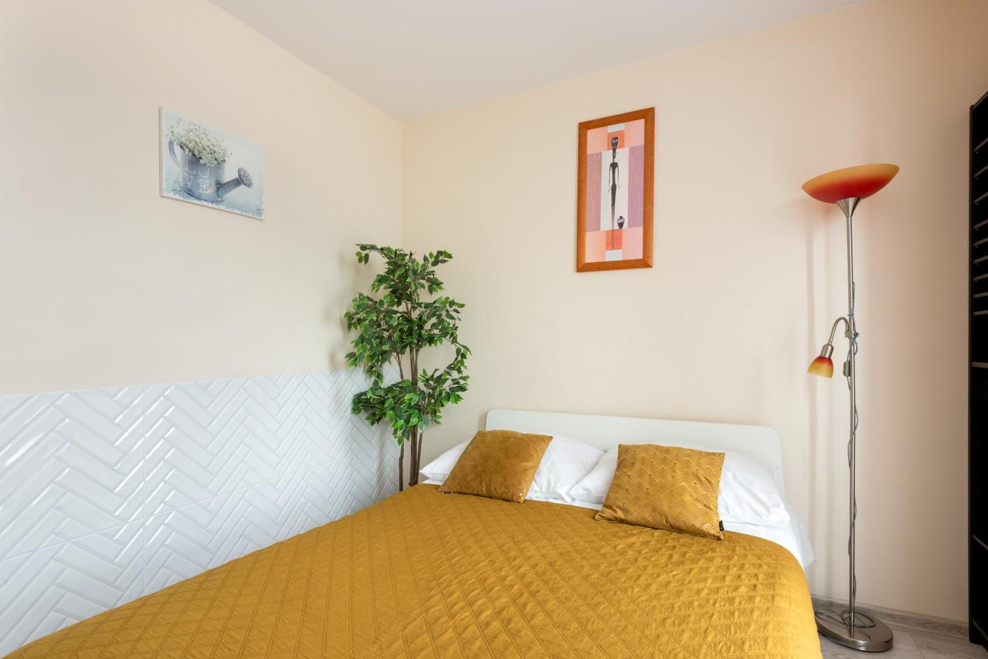 Cozy Modern Apartment Astoria Magic Orange Old Town كراكوفيا المظهر الخارجي الصورة